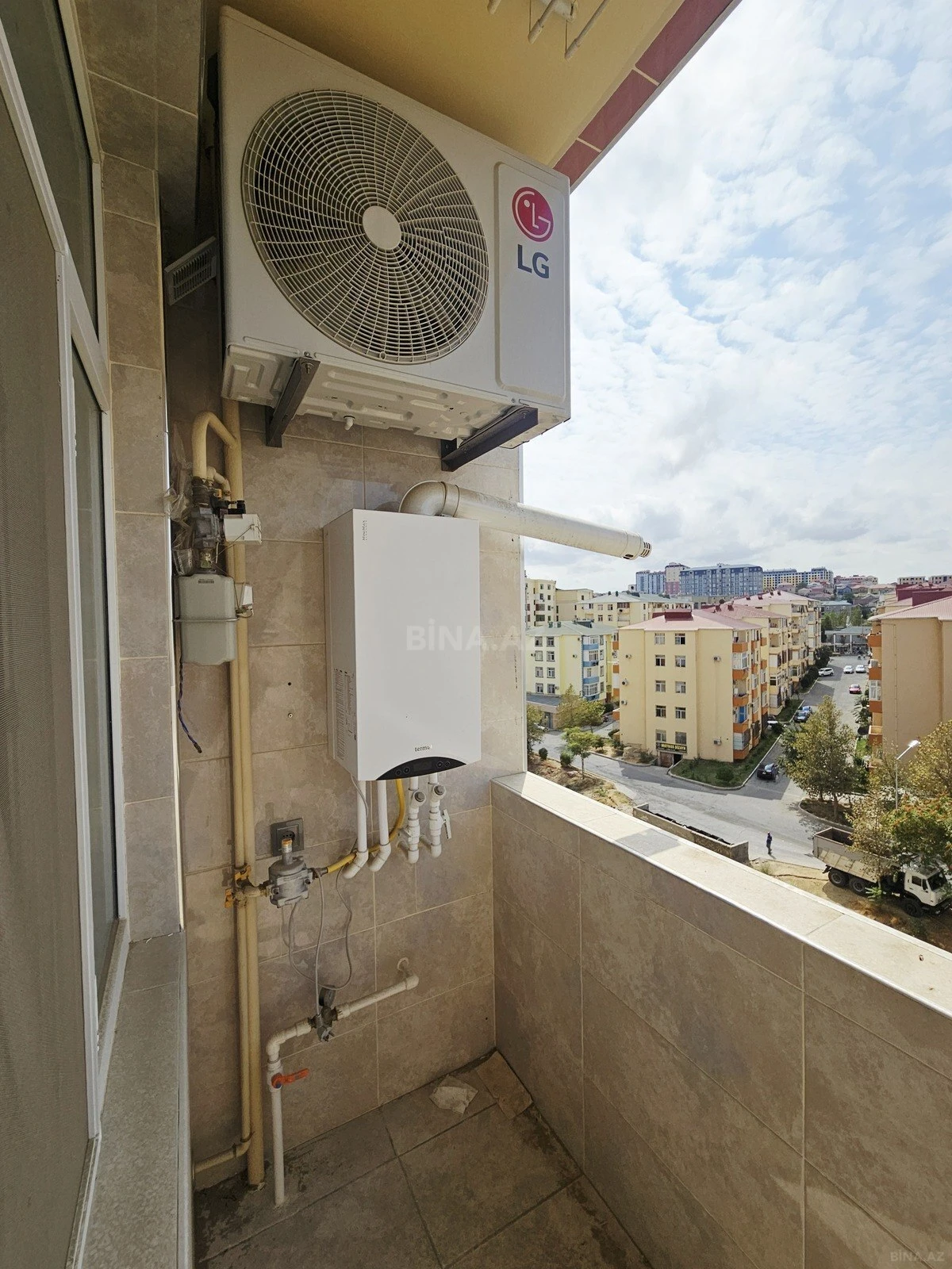 Satılır 2 otaqlı mənzil 84 m²