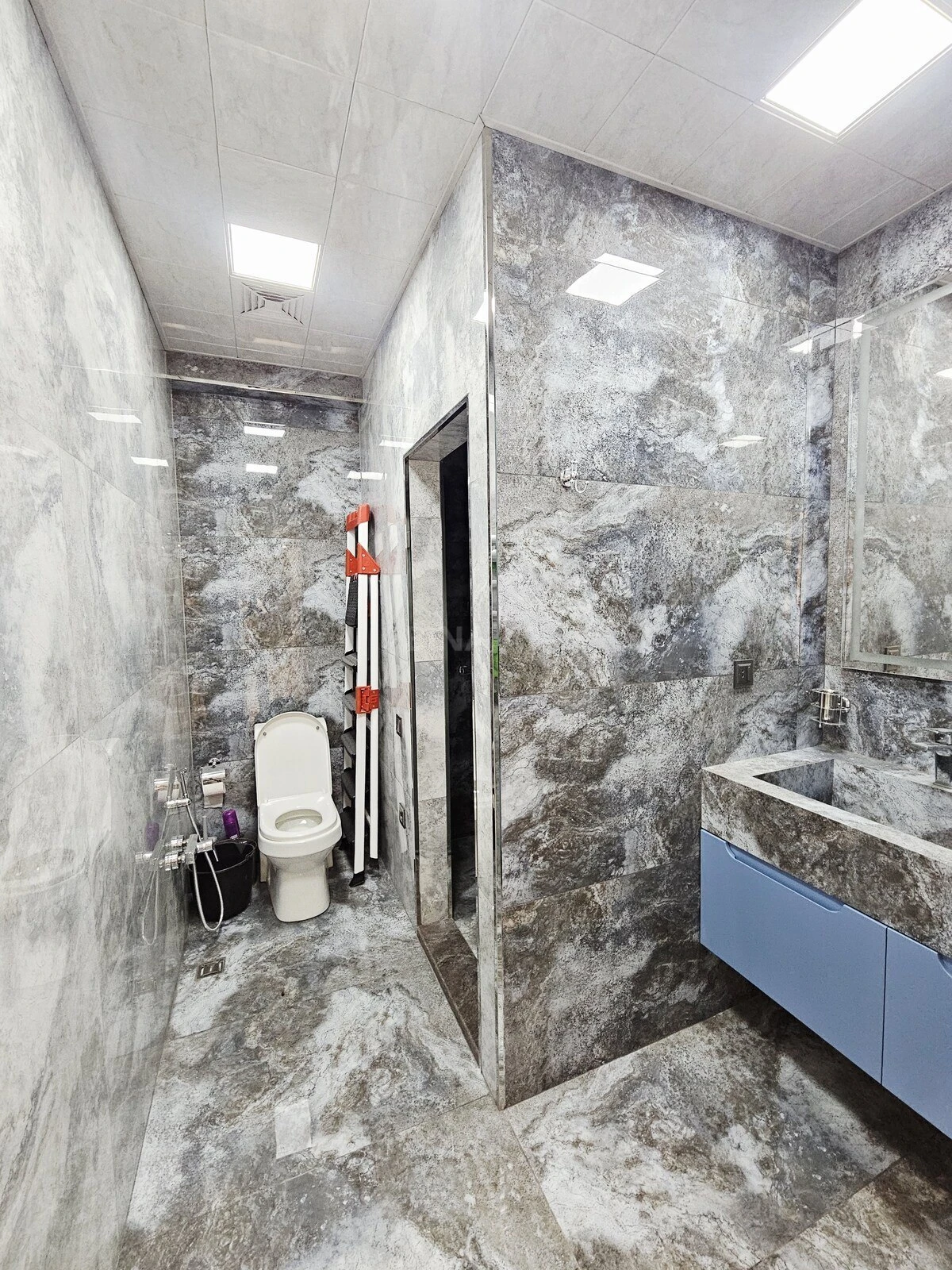 Satılır 2 otaqlı mənzil 84 m²