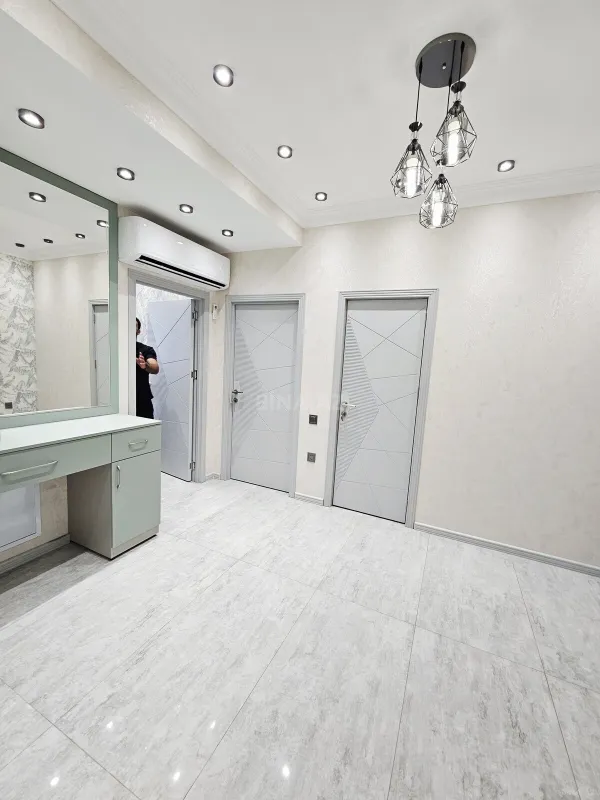 Satılır 2 otaqlı mənzil 84 m²