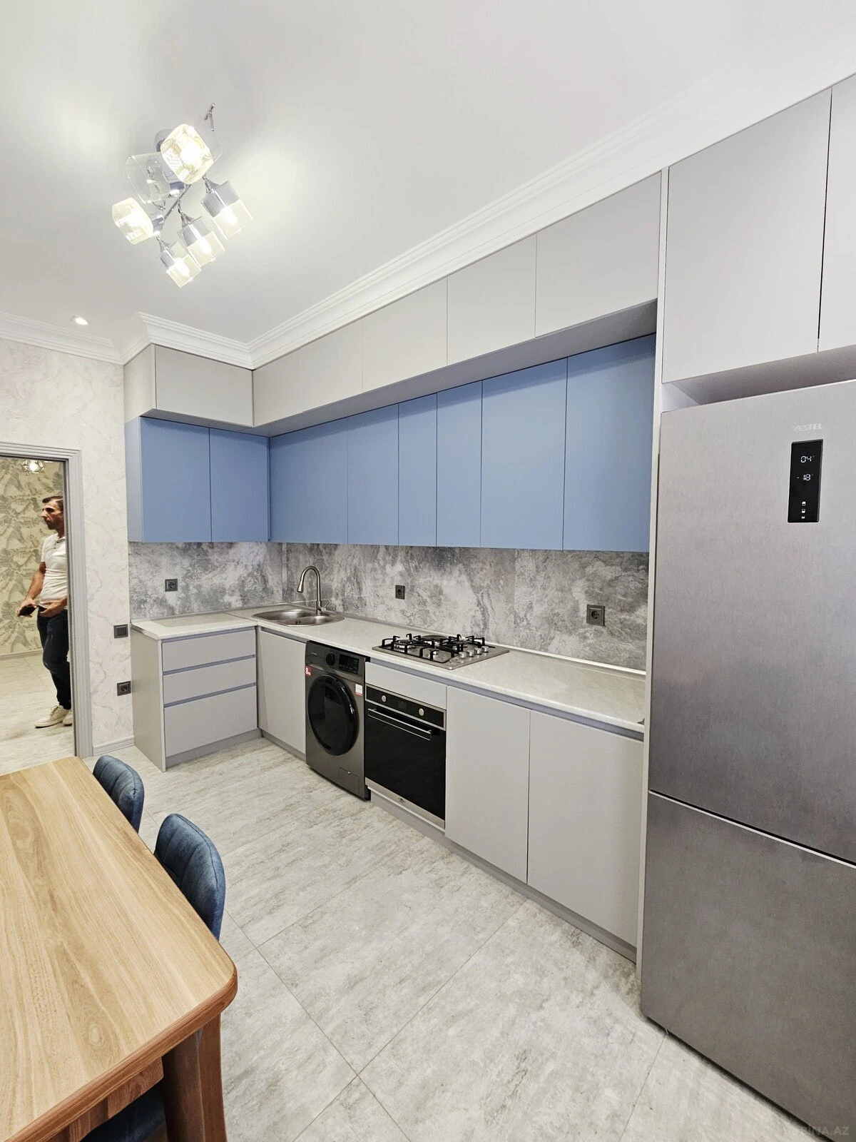 Satılır 2 otaqlı mənzil 84 m²