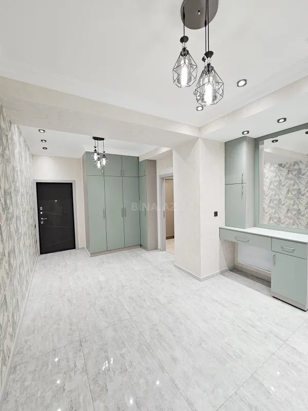 Satılır 2 otaqlı mənzil 84 m²