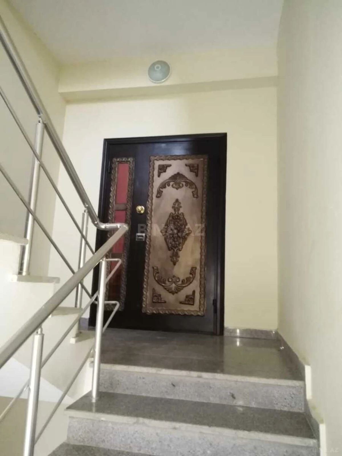 Satılır 2 otaqlı mənzil 84 m²