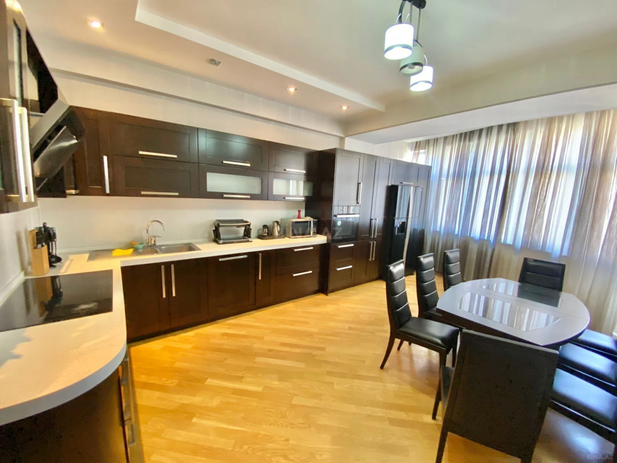 Kirayə verilir 3 otaqlı mənzil 170 m²