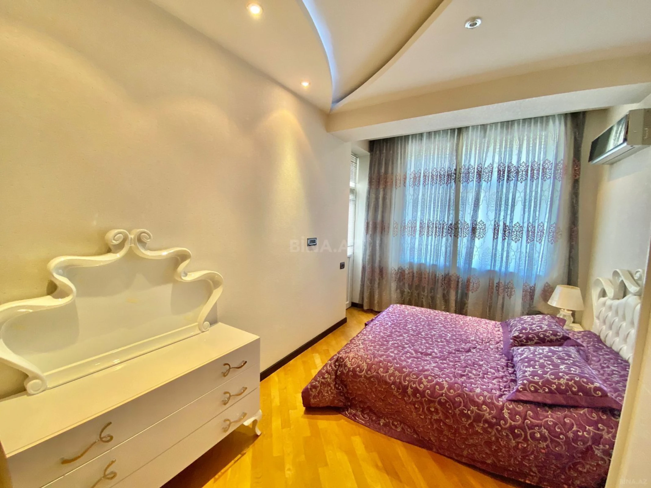 Kirayə verilir 3 otaqlı mənzil 170 m²