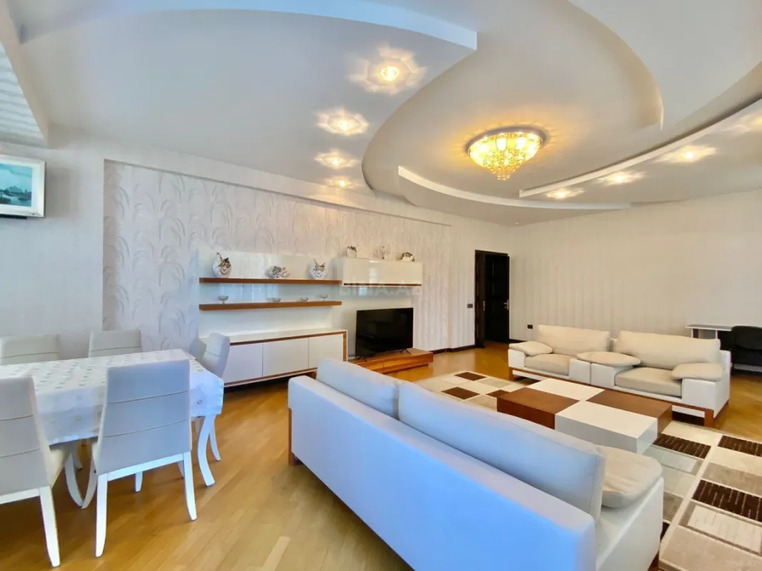 Kirayə verilir 3 otaqlı mənzil 170 m²