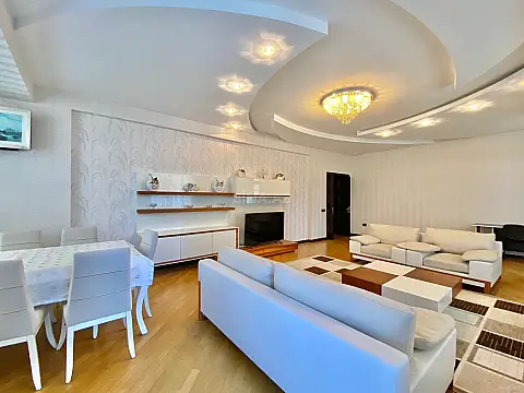 Kirayə verilir 3 otaqlı mənzil 170 m²