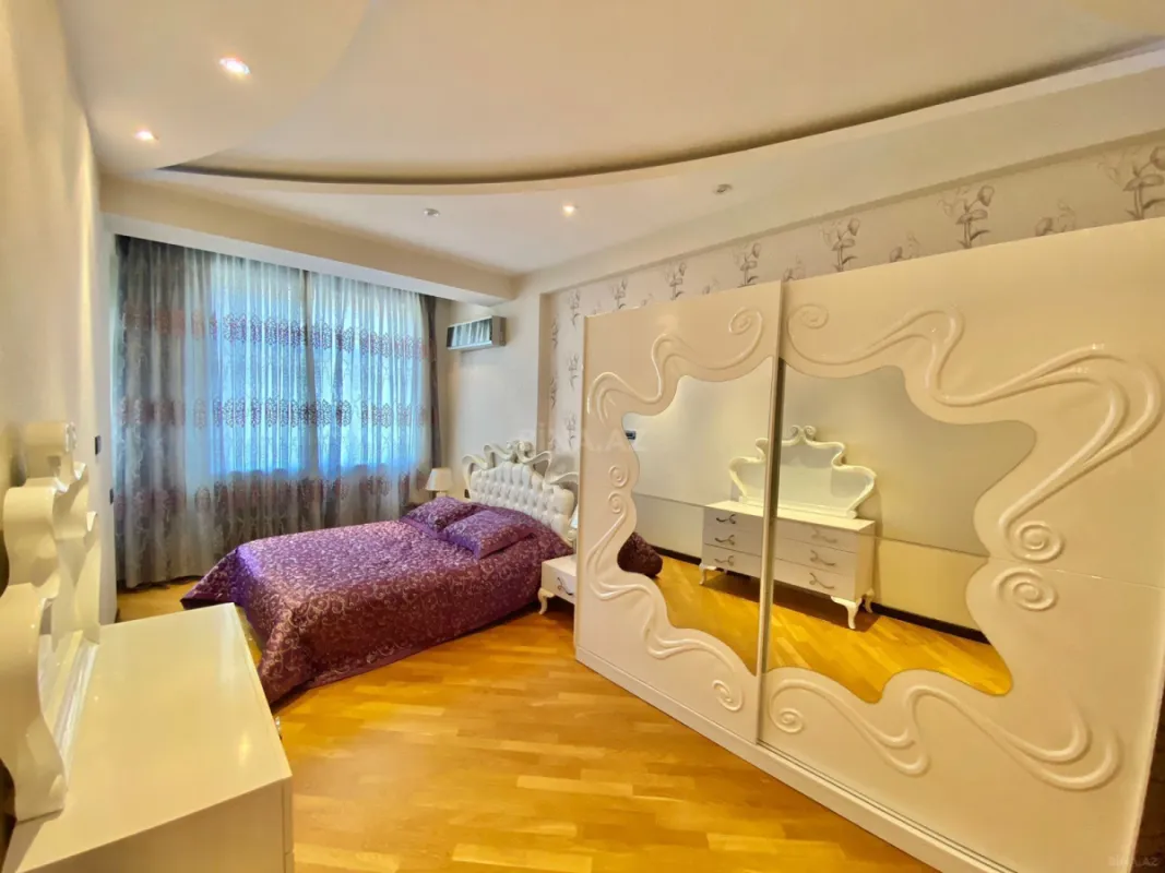 Kirayə verilir 3 otaqlı mənzil 170 m²