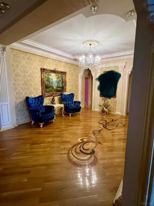 Satılır 4 otaqlı mənzil 216 m²