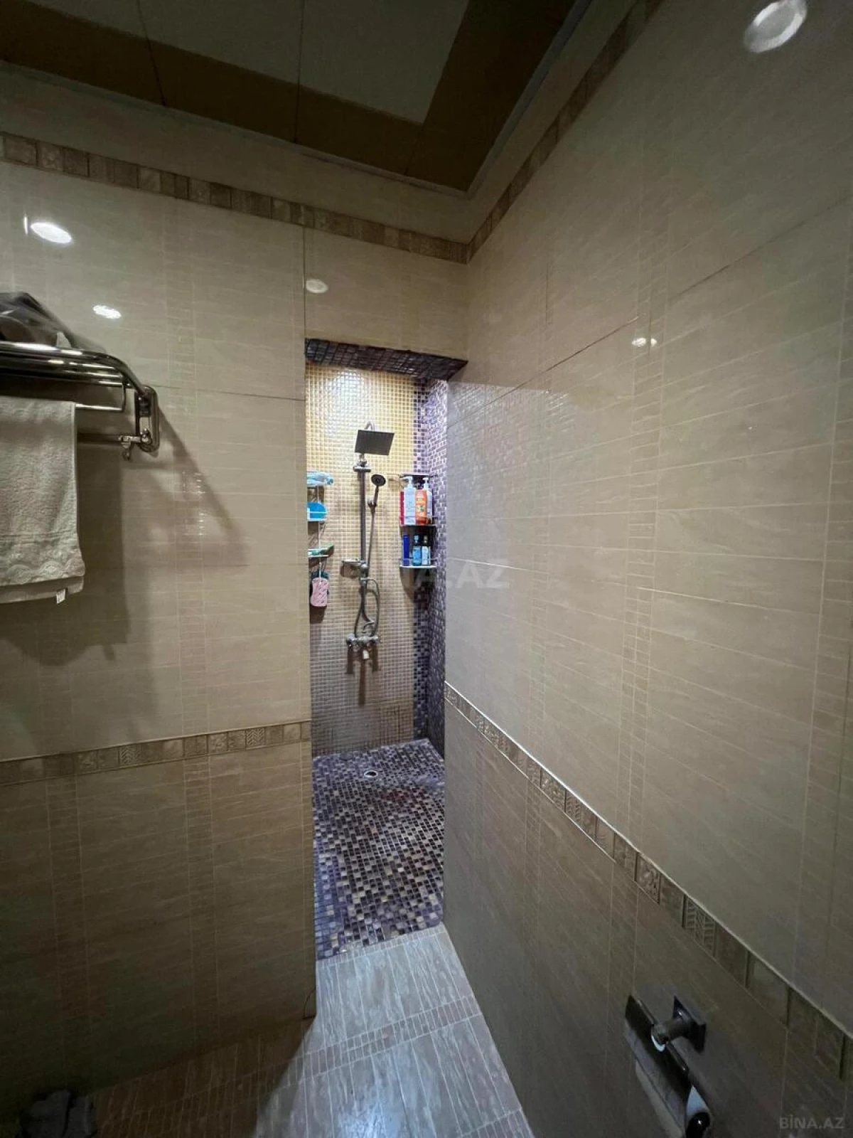 Satılır 4 otaqlı mənzil 216 m²