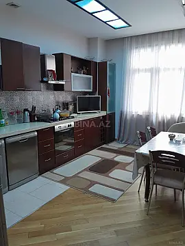 Satılır 3 otaqlı mənzil 175 m²