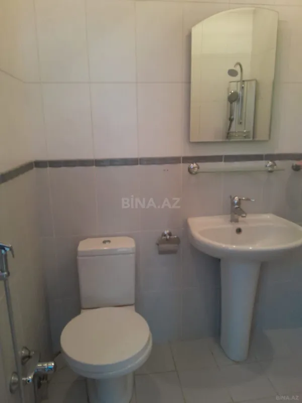 Satılır 3 otaqlı mənzil 175 m²