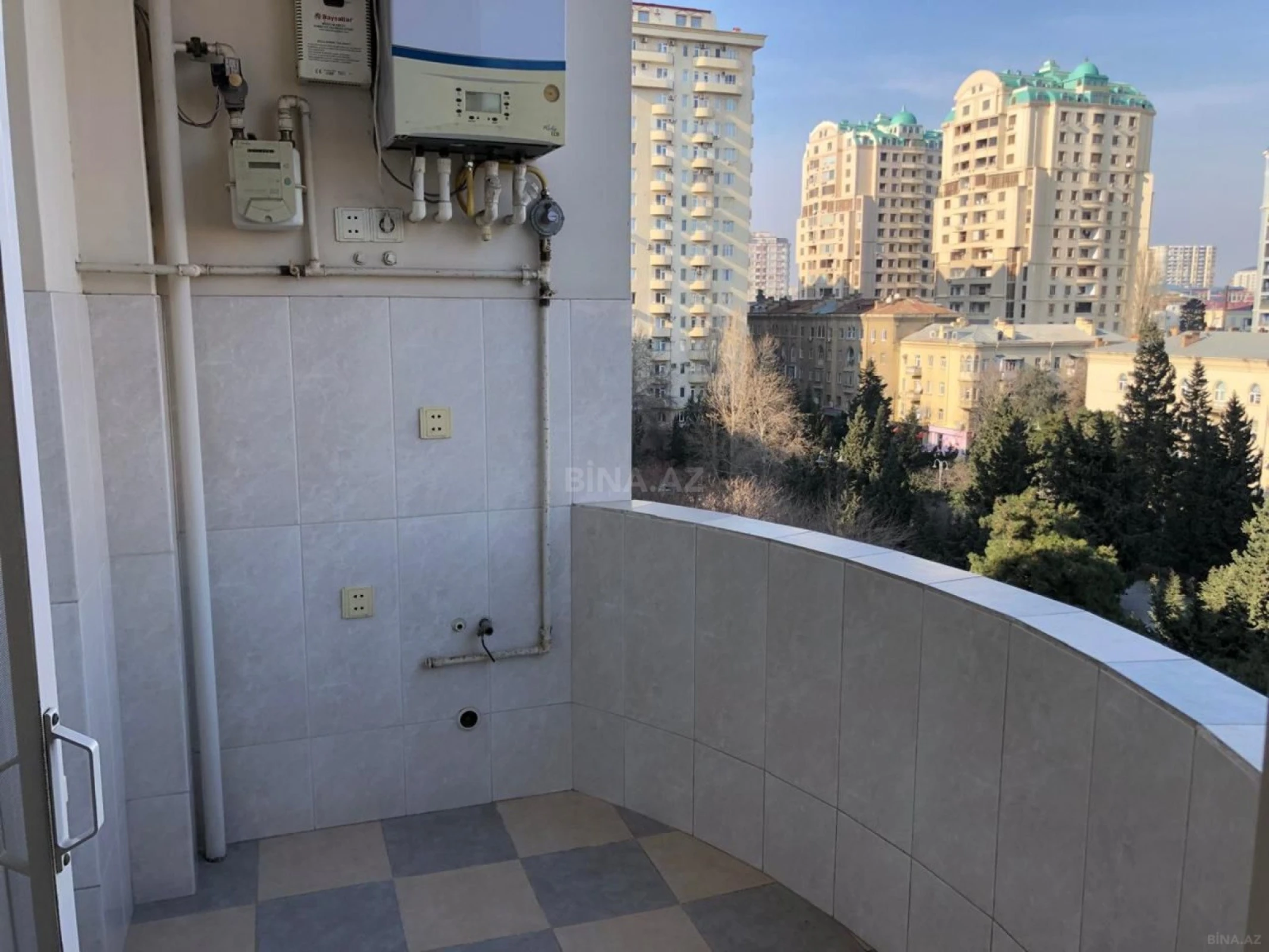 Kirayə verilir 3 otaqlı mənzil 120 m²