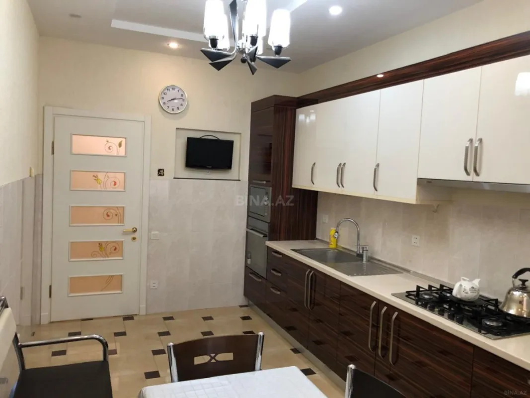 Kirayə verilir 3 otaqlı mənzil 120 m²