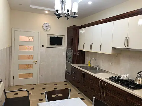 Kirayə verilir 3 otaqlı mənzil 120 m²