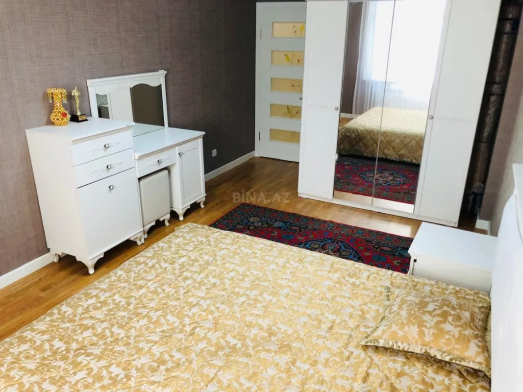 Kirayə verilir 3 otaqlı mənzil 120 m²
