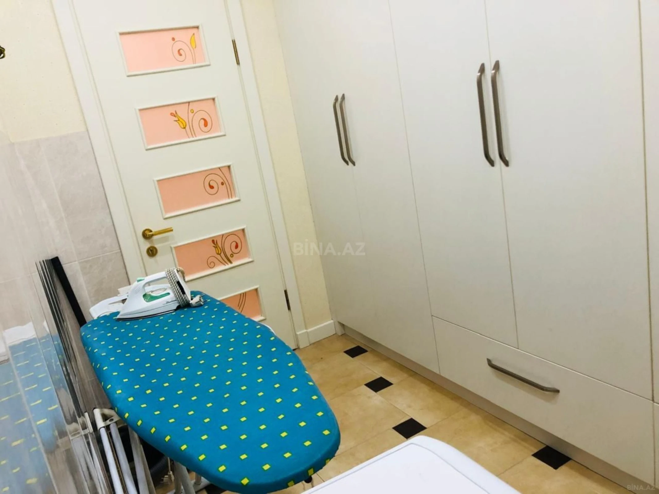 Kirayə verilir 3 otaqlı mənzil 120 m²