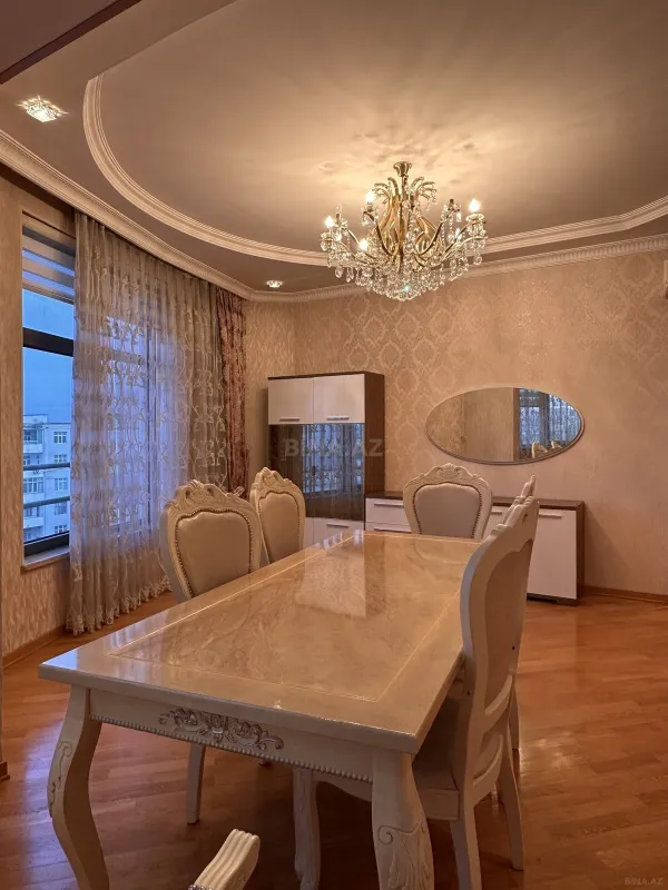 Kirayə verilir 4 otaqlı mənzil 170 m²