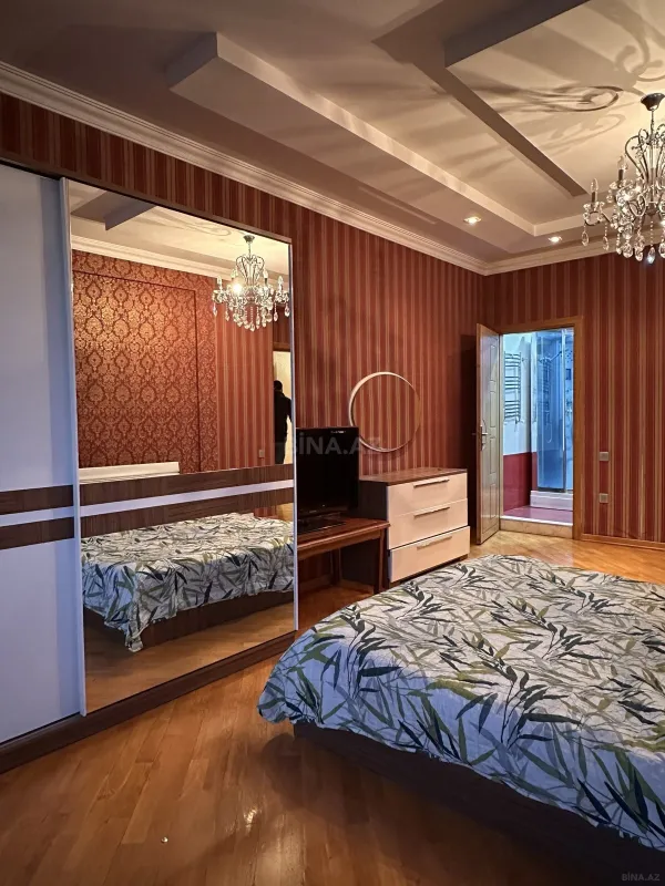 Kirayə verilir 4 otaqlı mənzil 170 m²