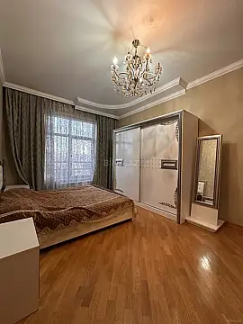 Kirayə verilir 4 otaqlı mənzil 170 m²