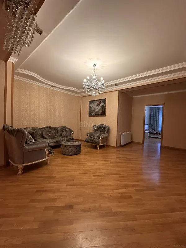 Kirayə verilir 4 otaqlı mənzil 170 m²
