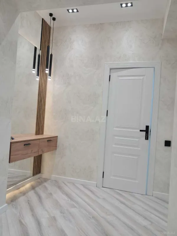 Satılır 2 otaqlı mənzil 67 m²