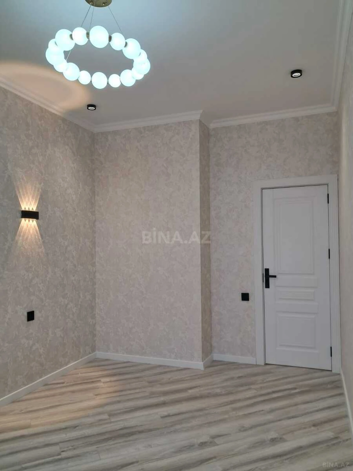 Satılır 2 otaqlı mənzil 67 m²