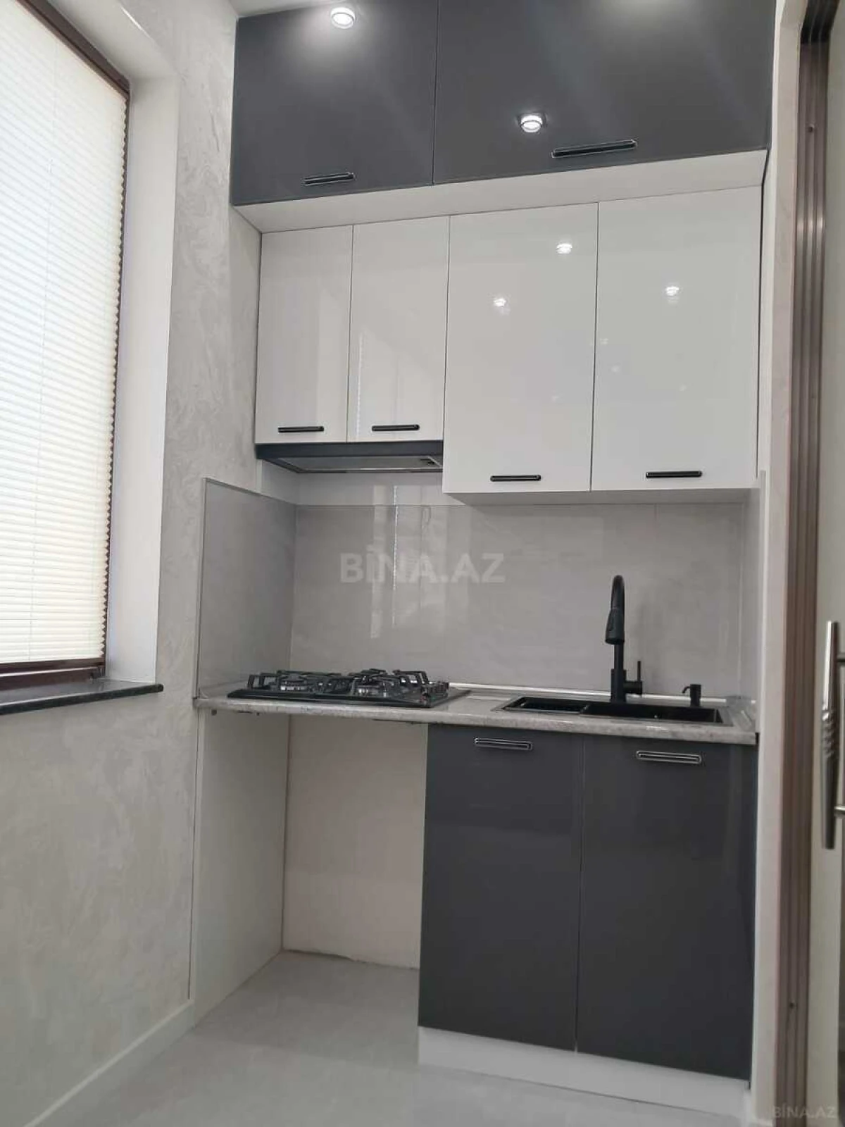 Satılır 2 otaqlı mənzil 67 m²