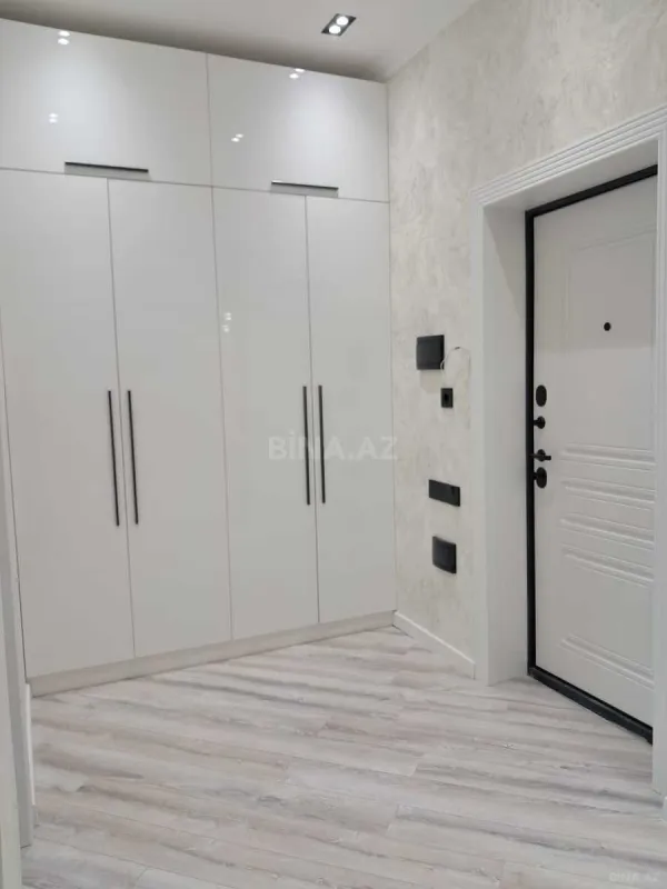 Satılır 2 otaqlı mənzil 67 m²