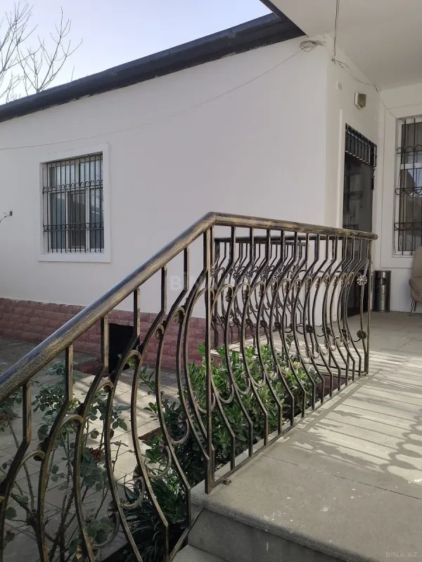 Satılır 4 otaqlı həyət evi 180 m²