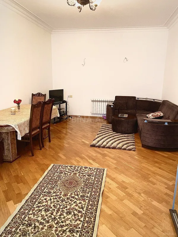 Satılır 4 otaqlı həyət evi 180 m²