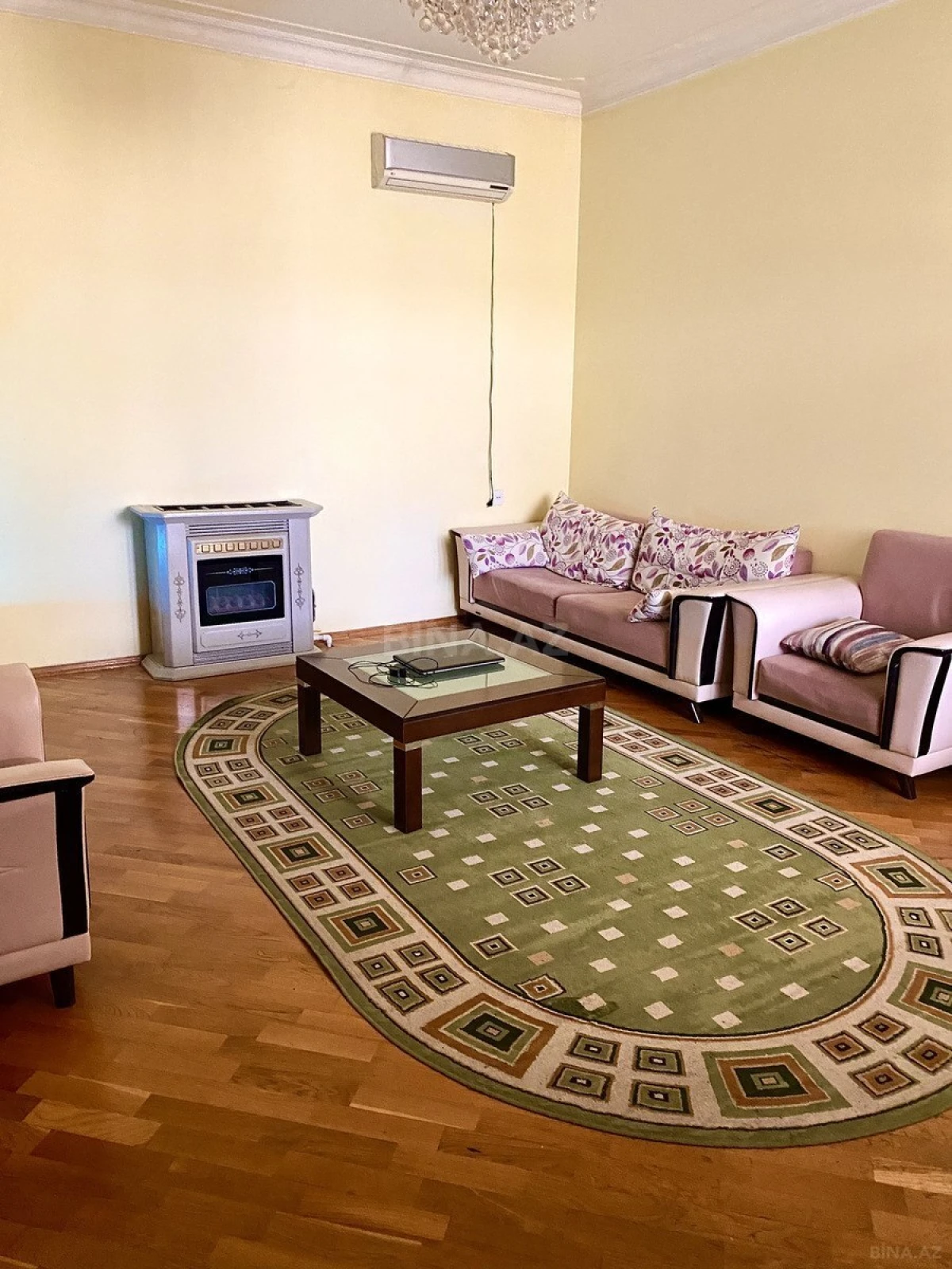 Satılır 4 otaqlı həyət evi 180 m²