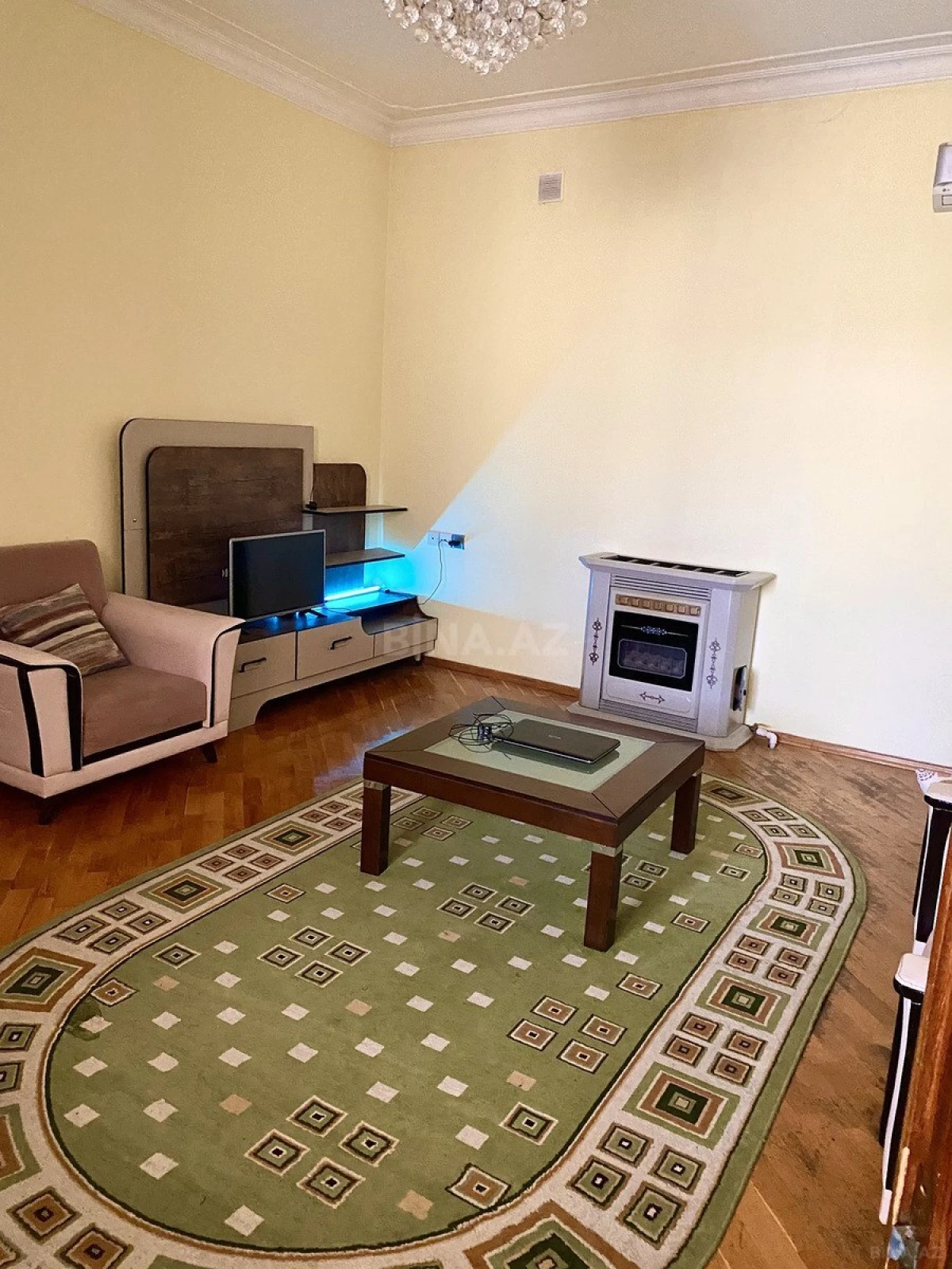 Satılır 4 otaqlı həyət evi 180 m²