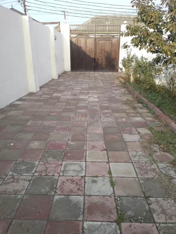Satılır 4 otaqlı həyət evi 180 m²