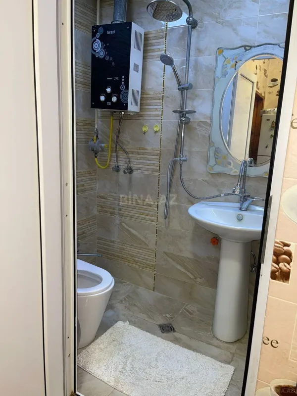 Kirayə verilir 2 otaqlı mənzil 65 m²