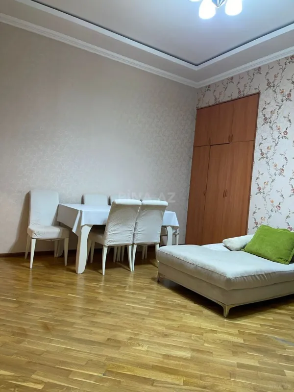 Kirayə verilir 2 otaqlı mənzil 65 m²
