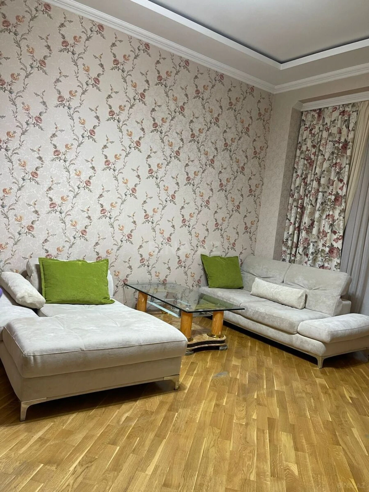Kirayə verilir 2 otaqlı mənzil 65 m²