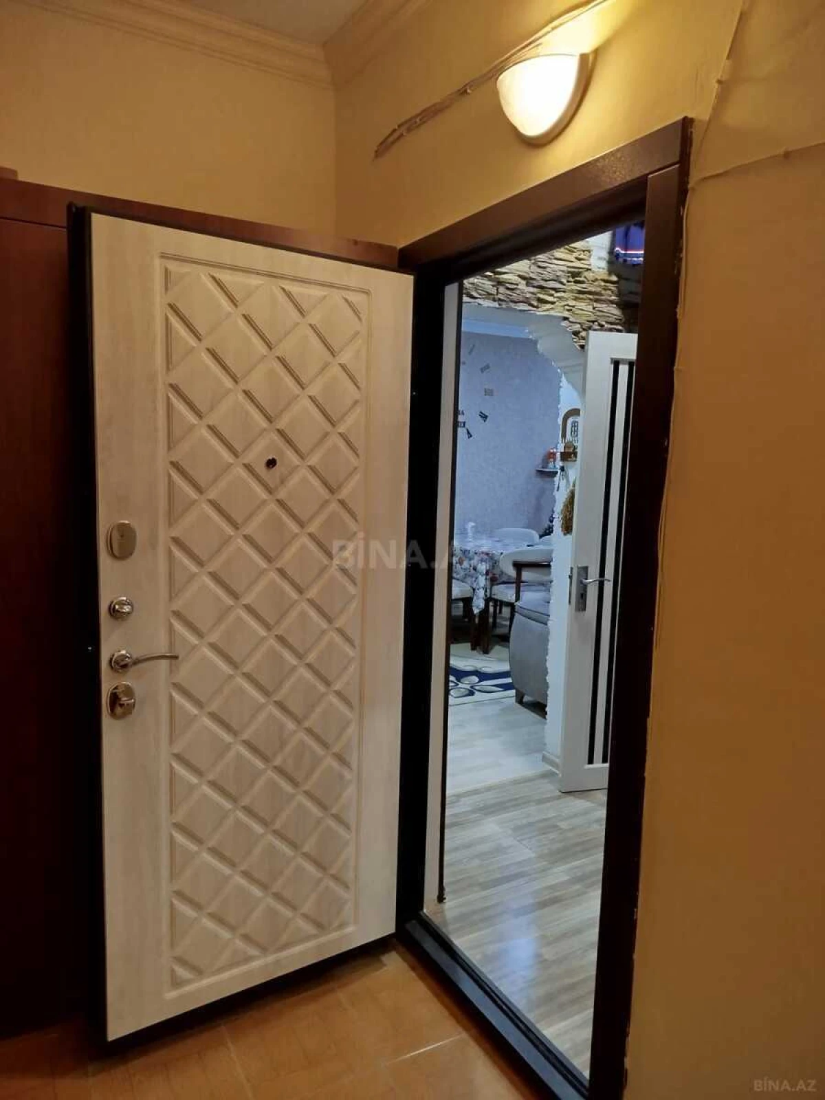 Satılır 2 otaqlı mənzil 42 m²