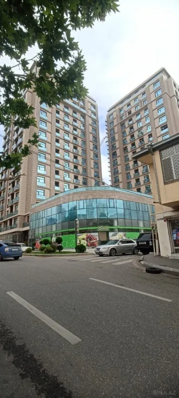 Satılır 3 otaqlı mənzil 118 m²