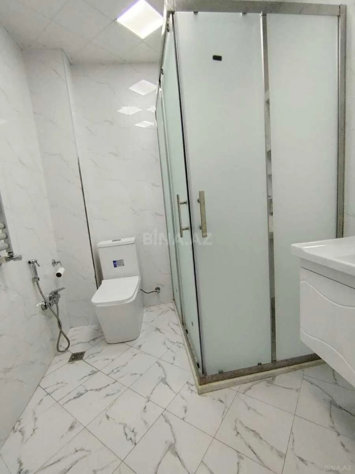 Satılır 2 otaqlı mənzil 65 m²