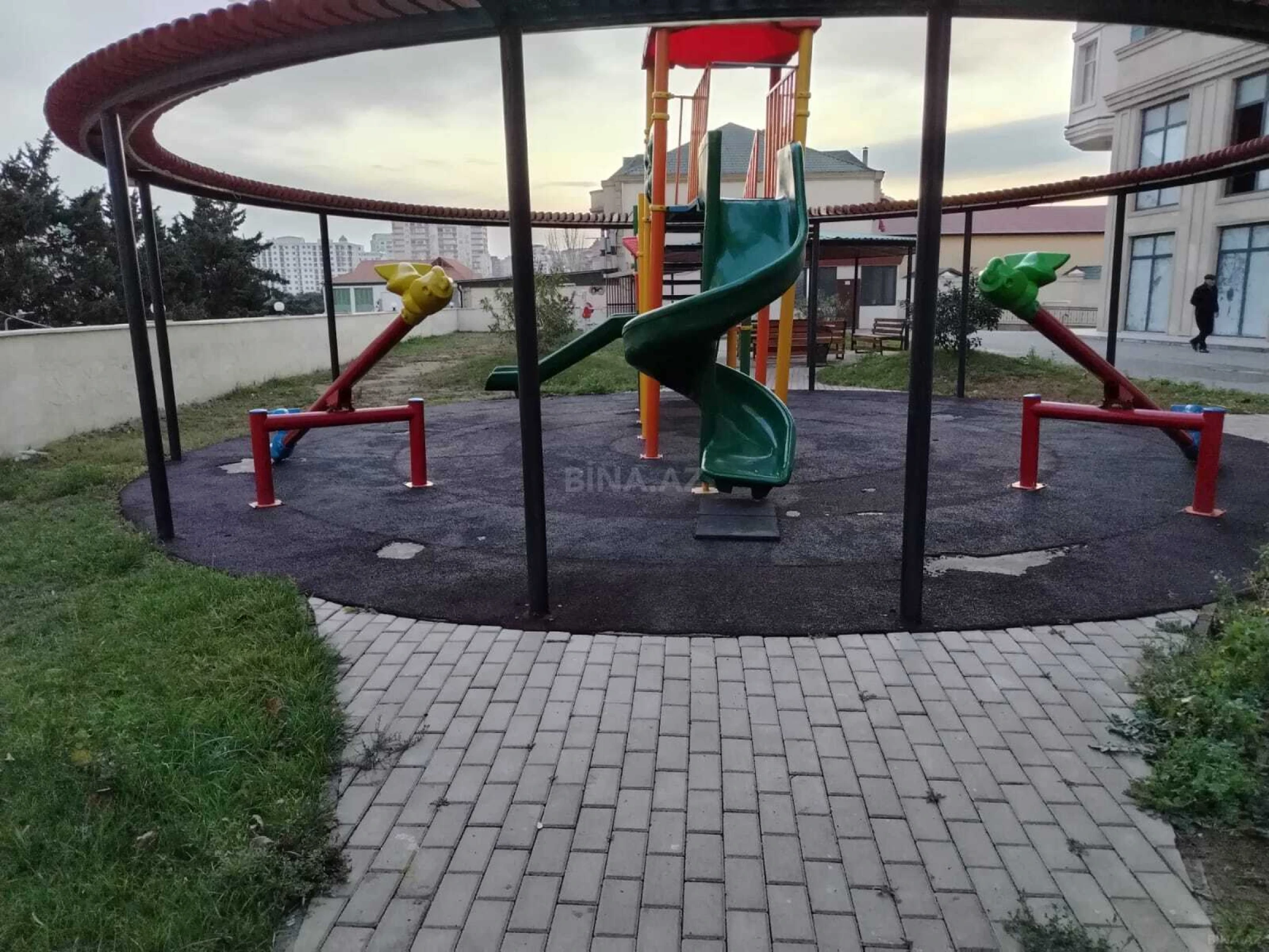 Satılır 2 otaqlı mənzil 65 m²