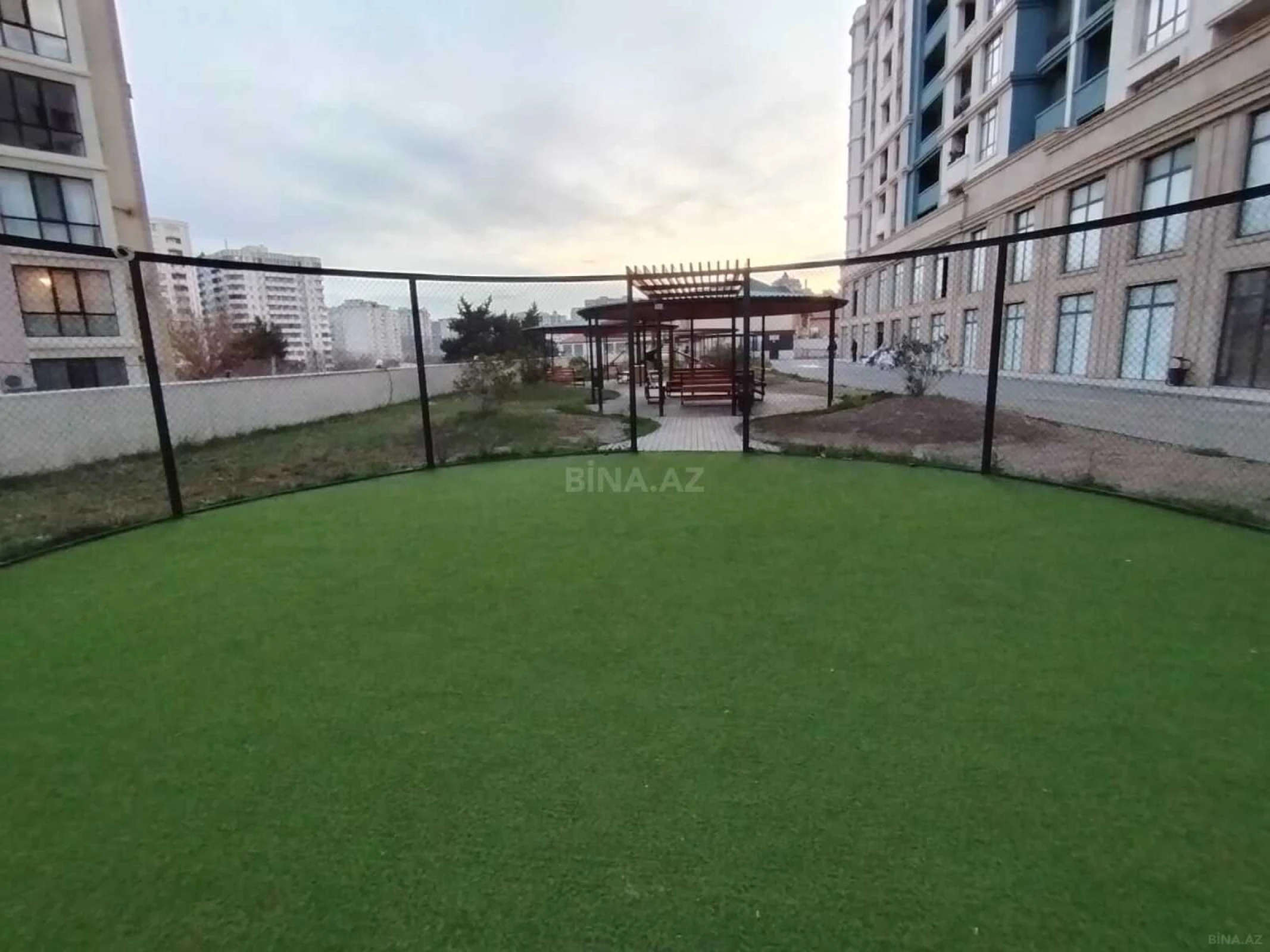 Satılır 2 otaqlı mənzil 65 m²