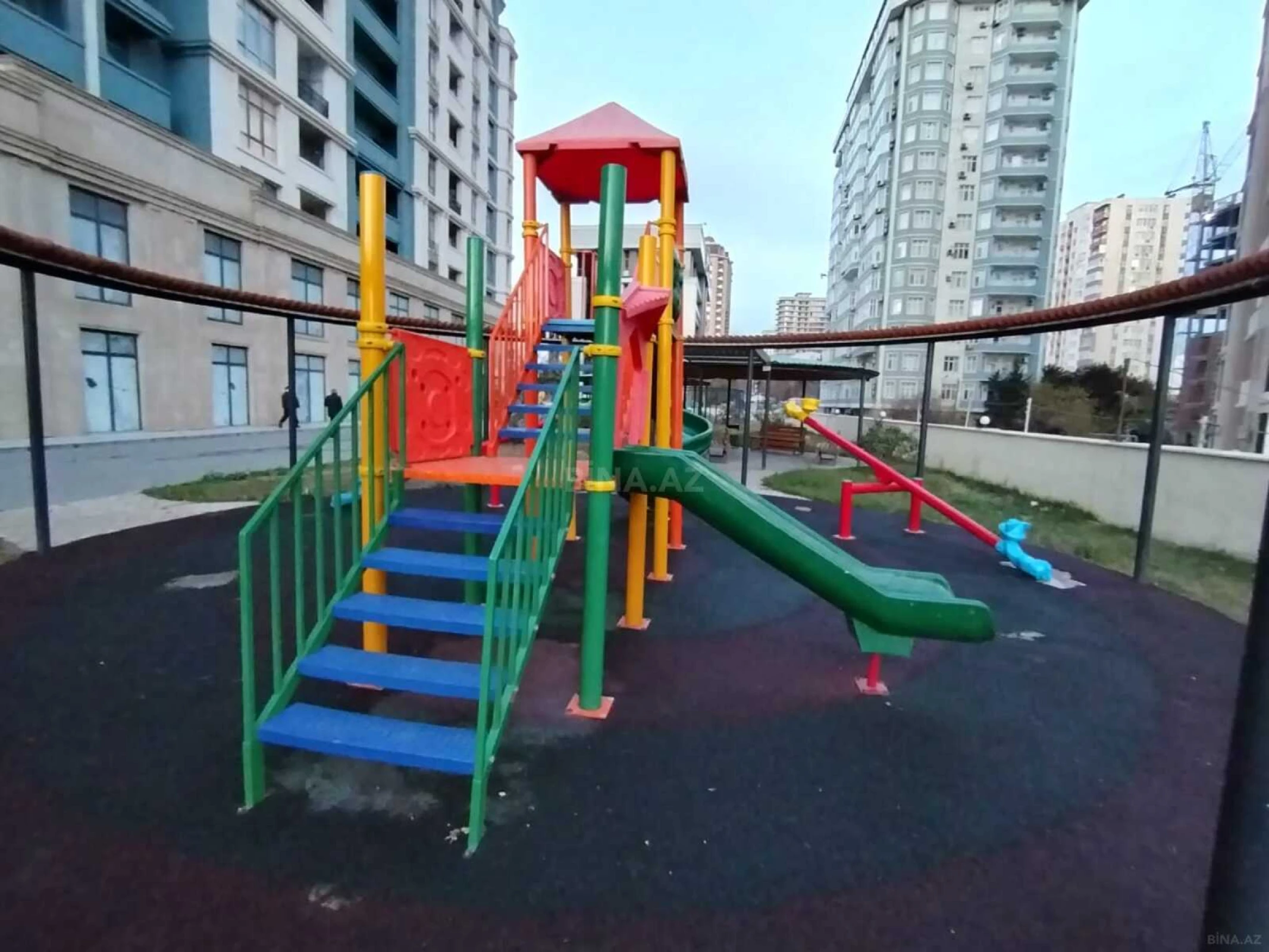 Satılır 2 otaqlı mənzil 65 m²