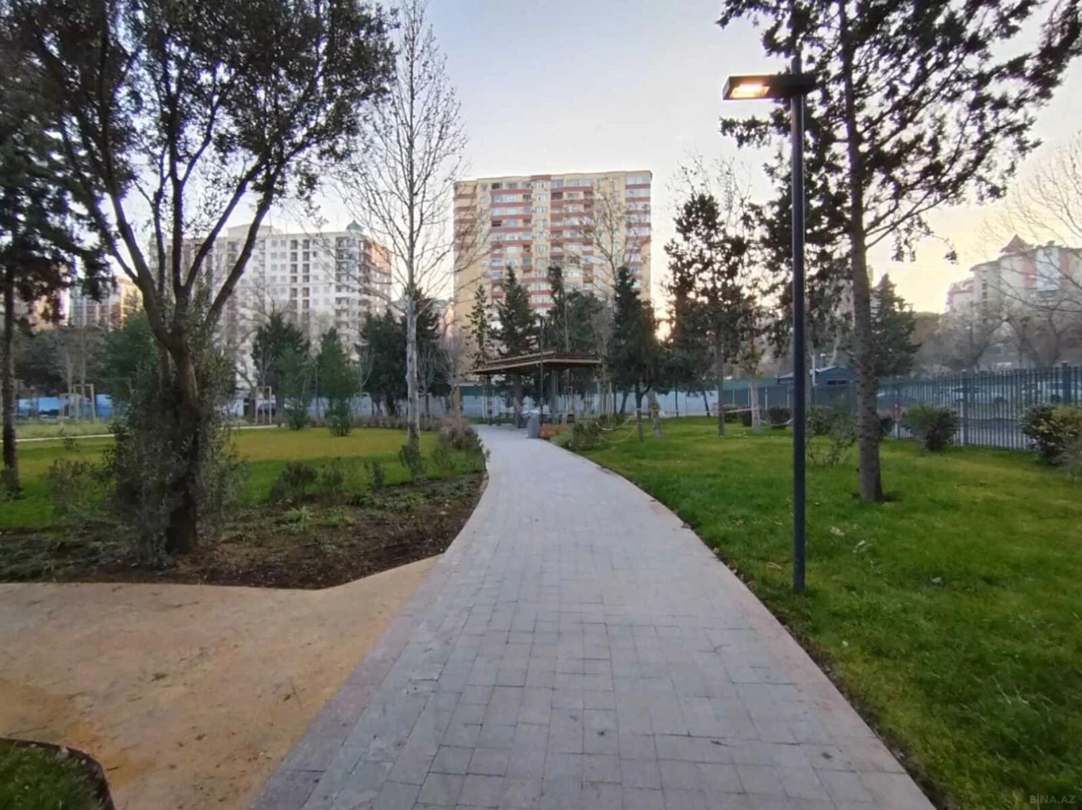 Satılır 2 otaqlı mənzil 65 m²