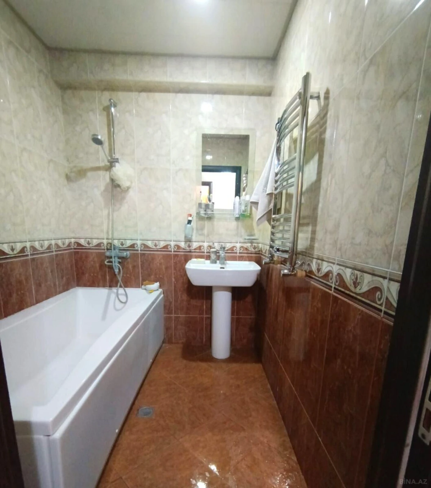 Satılır 2 otaqlı mənzil 85 m²