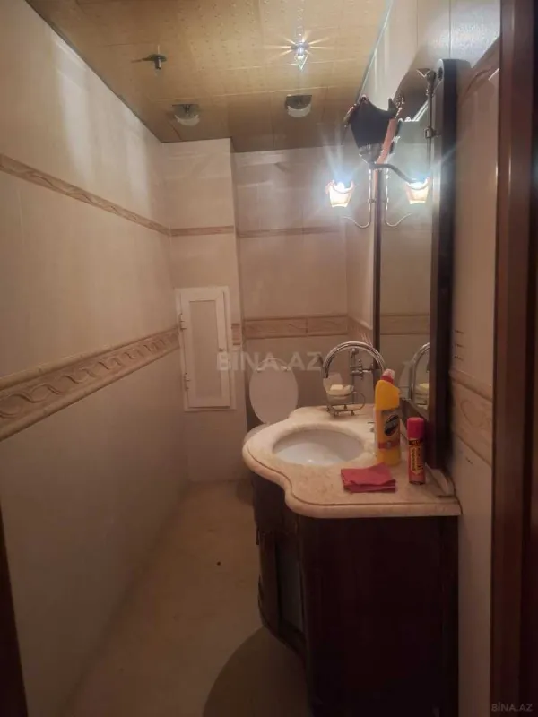 Satılır 5 otaqlı mənzil 275 m²