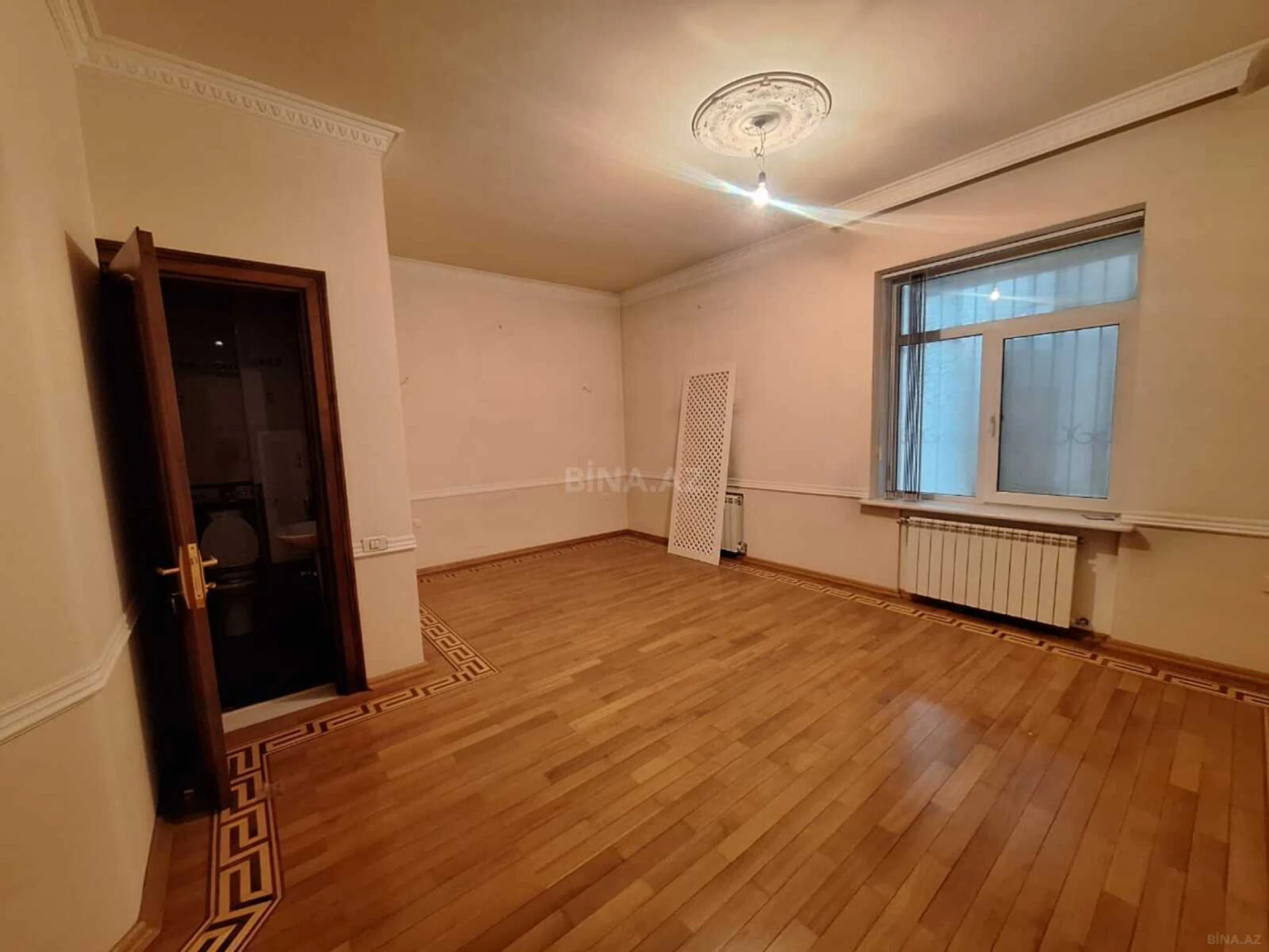 Satılır 5 otaqlı mənzil 275 m²