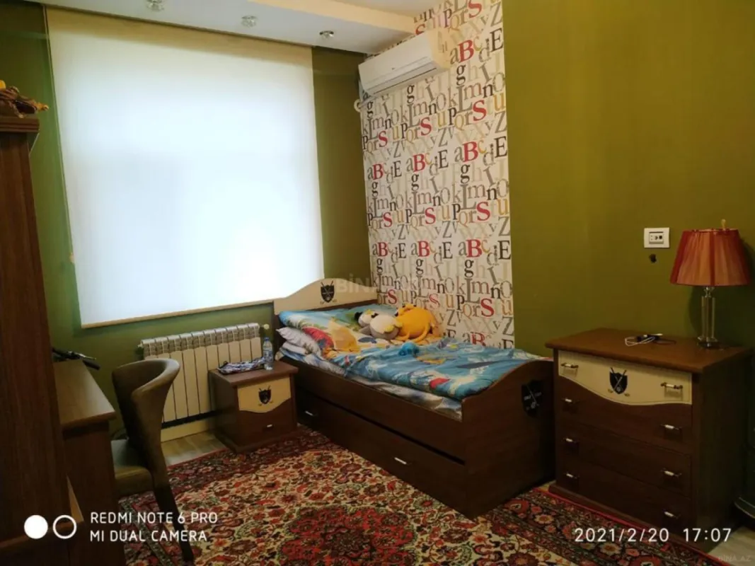 Satılır 5 otaqlı mənzil 143 m²