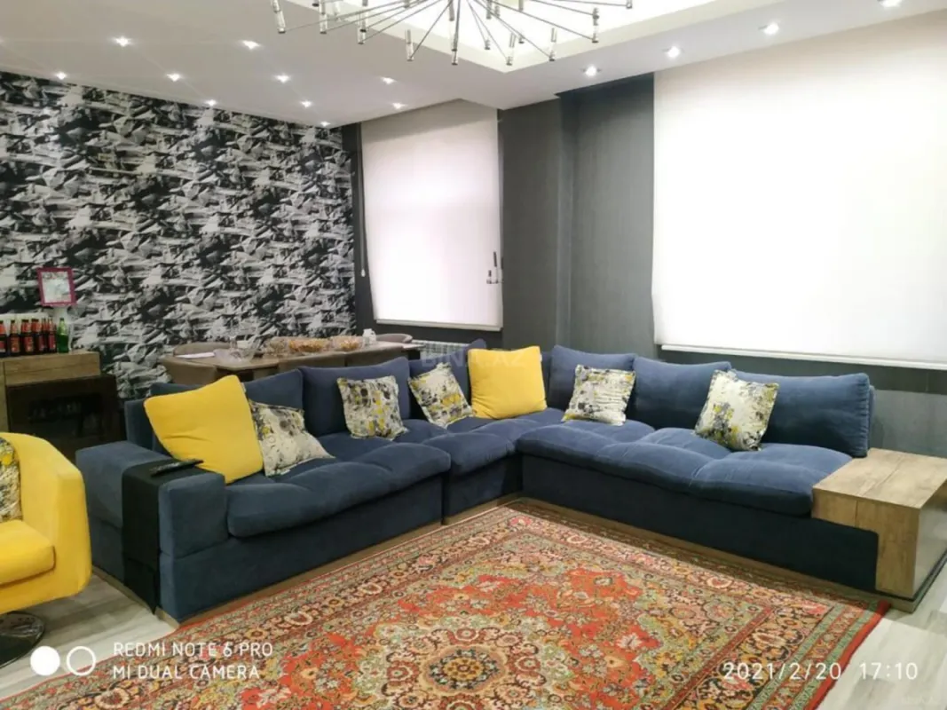 Satılır 5 otaqlı mənzil 143 m²