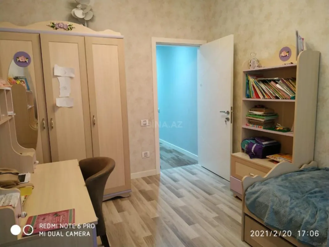 Satılır 5 otaqlı mənzil 143 m²