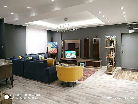 Satılır 5 otaqlı mənzil 143 m²